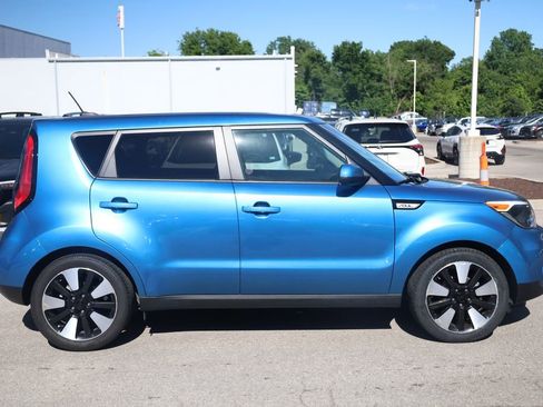 Used 2019 Kia Soul + FWD image 5
