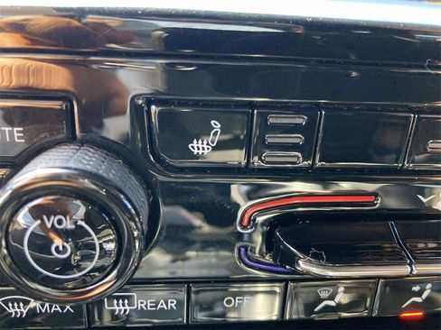 Used 2022 Jeep Grand Cherokee L Limited image 20