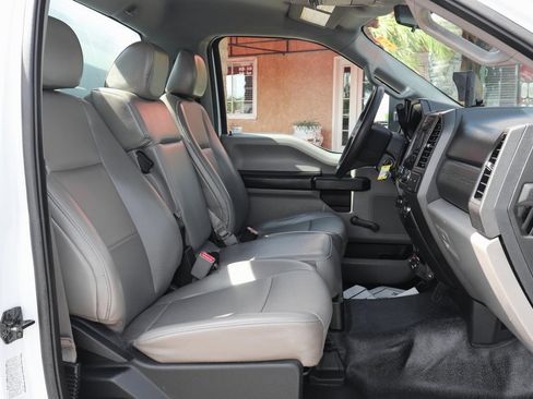 Used 2017 Ford F550 XL image 30