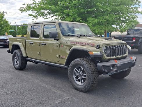 Used 2026 Jeep Gladiator Mojave AWD/4WD image 2