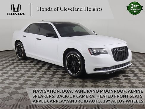 Used 2018 Chrysler 300 S image 1
