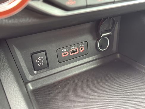 Used 2025 Nissan Sentra SR FWD image 26