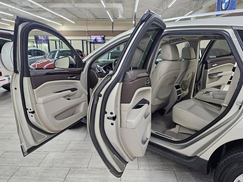 Used 2015 Cadillac SRX Luxury w/ Driver Awareness Package image 16