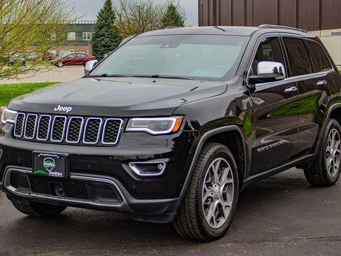 Used 2019 Jeep Grand Cherokee Limited w/ Luxury Group II image 3