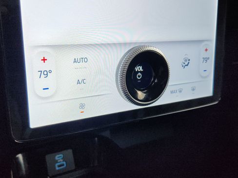 Used 2024 Ford Mustang Mach-E Select image 23