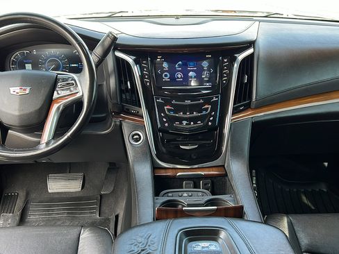 Used 2017 Cadillac Escalade Premium Luxury image 19