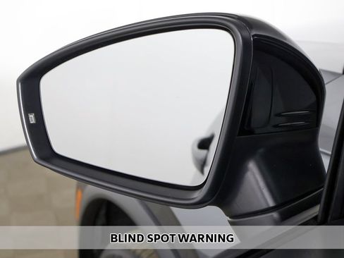 Used 2023 Volkswagen Tiguan SE R-Line AWD/4WD image 5