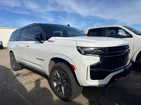 Used 2022 Chevrolet Suburban Z71 w/ Z71 Off-Road Package image 2