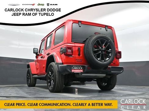 Used 2025 Jeep Wrangler Sahara AWD/4WD image 40