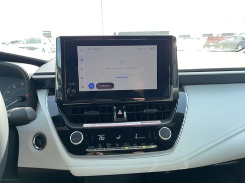 Used 2025 Toyota Corolla SE FWD image 15