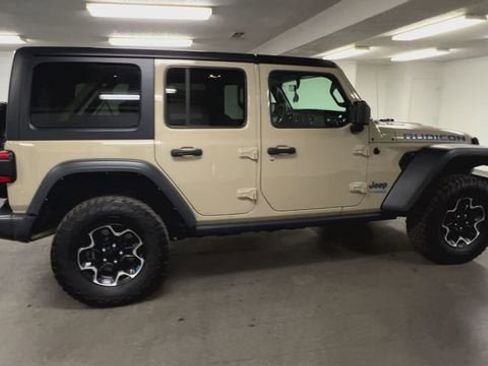 Used 2022 Jeep Wrangler Unlimited Rubicon w/ Cold Weather Group image 9