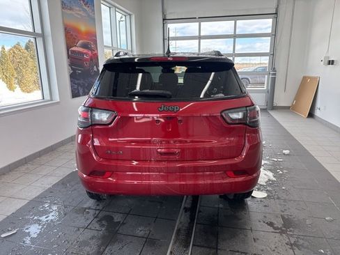 Used 2024 Jeep Compass Limited w/ High Altitude Package image 4