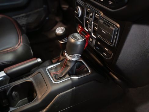 Used 2019 Jeep Wrangler Unlimited Rubicon image 28