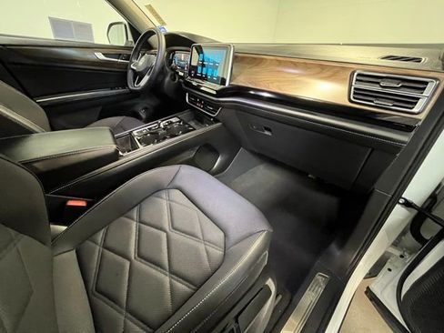 Used 2024 Volkswagen Atlas SE image 10