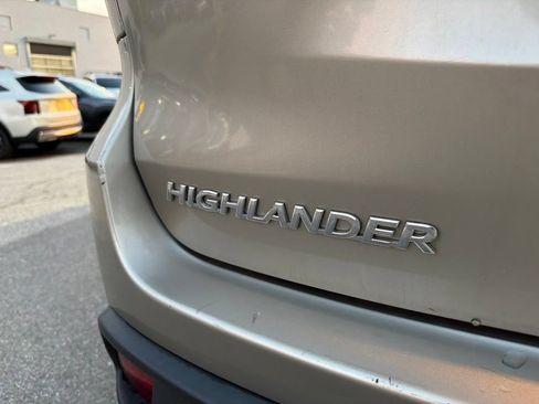 Used 2016 Toyota Highlander Limited Platinum AWD/4WD image 25
