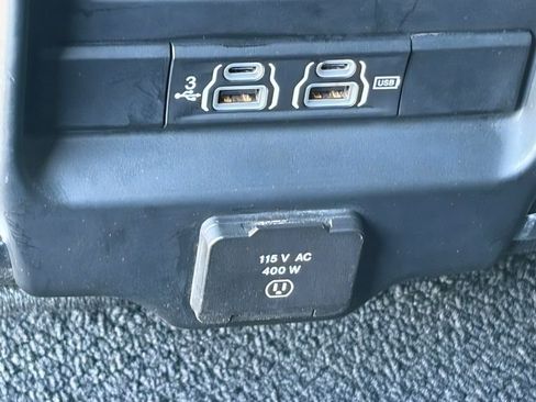 Used 2019 RAM 2500 Laramie w/ Black Appearance Package AWD/4WD image 12