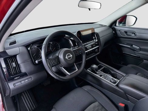 Used 2024 Nissan Pathfinder SV w/ SV Premium Package AWD/4WD image 9