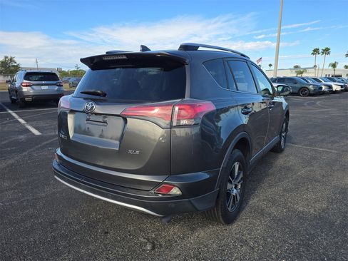 Used 2017 Toyota RAV4 XLE image 4