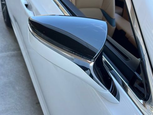Used 2025 Lexus ES 300h w/ Premium Package FWD image 17