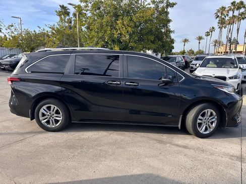 Used 2021 Toyota Sienna Limited AWD/4WD image 6