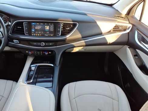 Used 2024 Buick Enclave Essence w/ Technology Package image 20