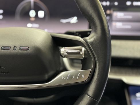 Used 2024 Lucid Air Touring image 21