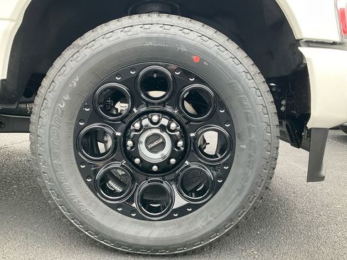 New 2026 Ford F250 Lariat w/ Black Appearance Package image 9