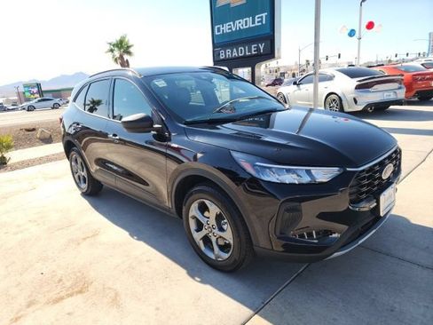 Used 2025 Ford Escape ST-Line AWD/4WD image 2