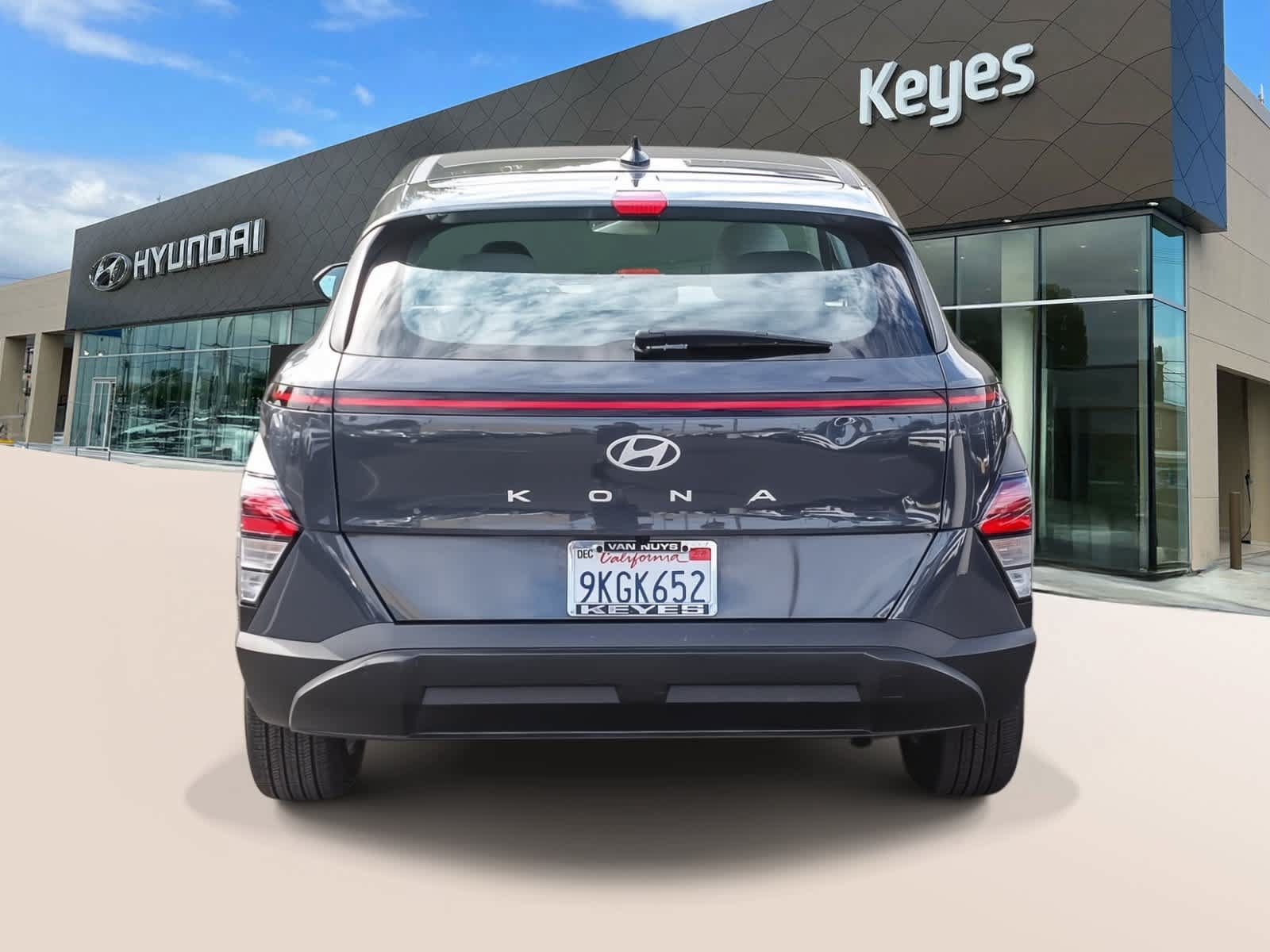 Used 2024 Hyundai Kona SE FWD image 3