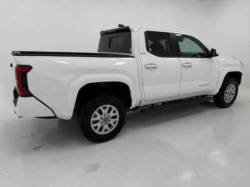 Used 2025 Toyota Tacoma SR5 w/ SR5 Upgrade Package image 41