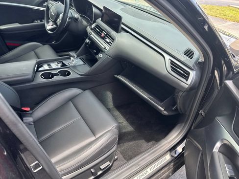 Used 2026 Genesis G70 2.5T RWD image 6