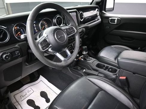 Used 2023 Jeep Wrangler Unlimited Sahara AWD/4WD image 18