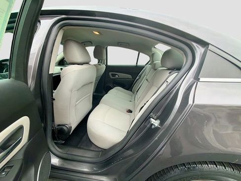 Used 2011 Chevrolet Cruze LT image 20