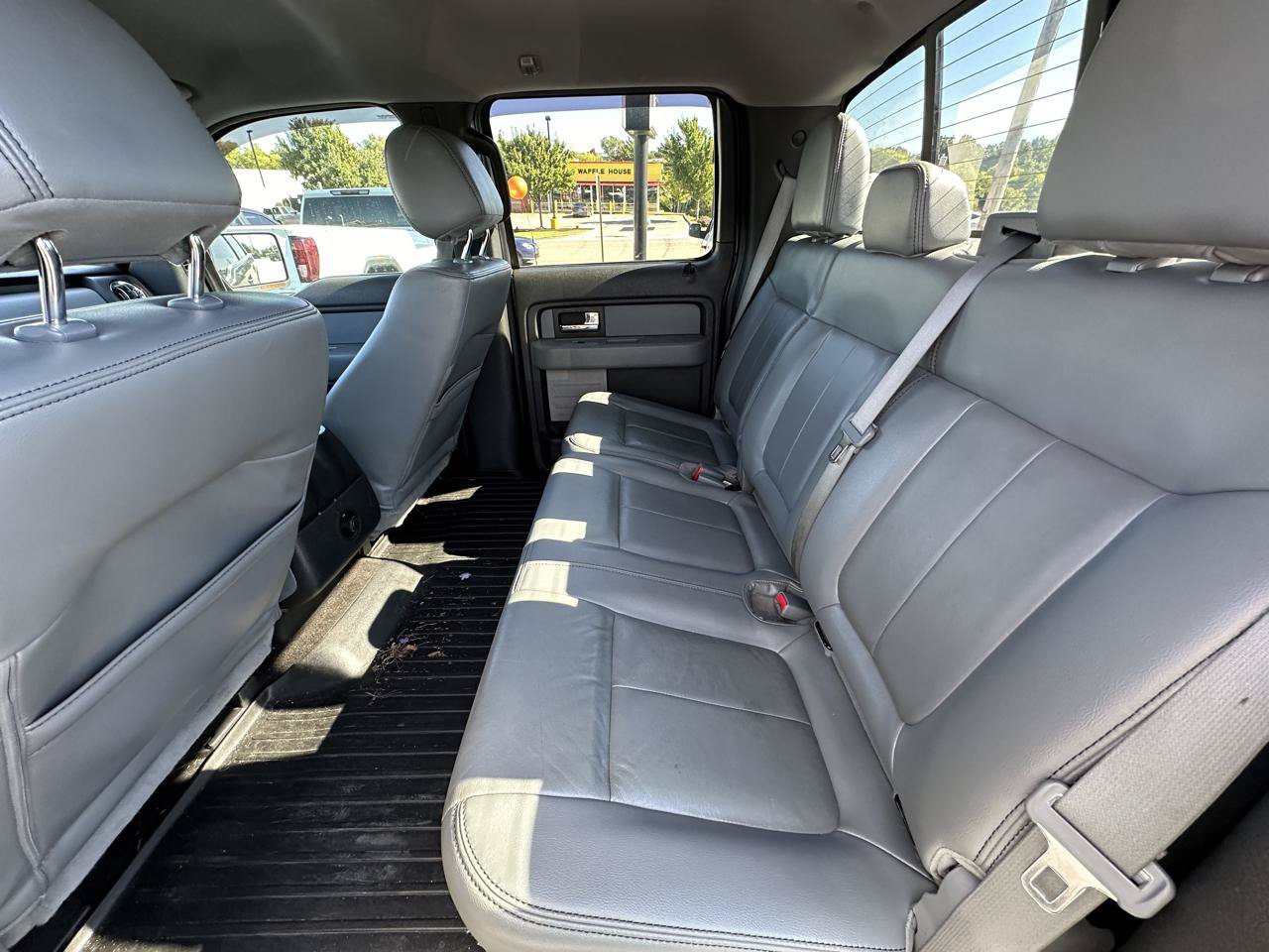Used 2014 Ford F150 XLT w/ Equipment Group 302A Luxury AWD/4WD image 9