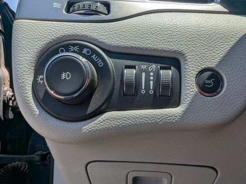 Used 2019 Jeep Cherokee Limited AWD/4WD image 17