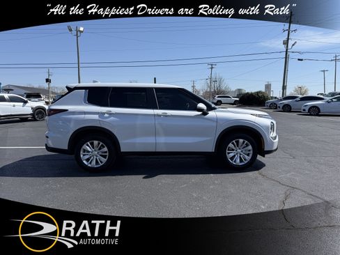 New 2026 Mitsubishi Outlander ES image 10