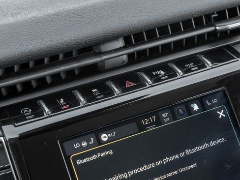 Used 2022 Jeep Grand Cherokee Laredo w/ Luxury Tech Group I image 29