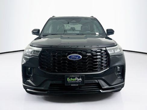Used 2025 Ford Explorer ST-Line w/ ST-Line Street Pack AWD/4WD image 2
