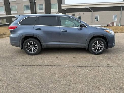 Certified 2019 Toyota Highlander XLE image 13