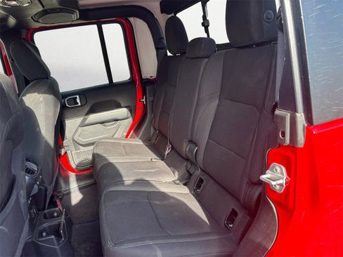 Used 2023 Jeep Gladiator Overland image 13