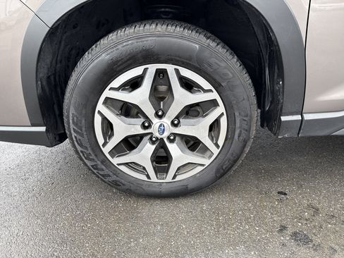 Used 2022 Subaru Forester Premium image 11