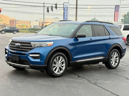 Used 2020 Ford Explorer XLT w/ Equipment Group 202A AWD/4WD image 8