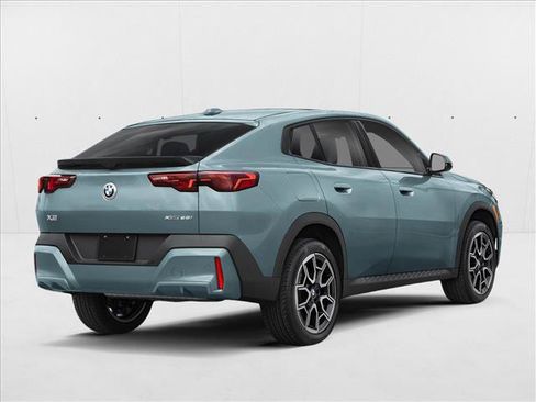 New 2026 BMW X2 xDrive28i w/ Technology Package AWD/4WD image 2