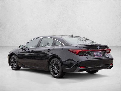 Used 2019 Toyota Avalon XSE w/ All Weather Liner Package image 7