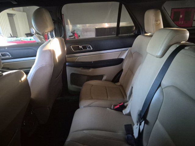 Used 2017 Ford Explorer XLT FWD image 4