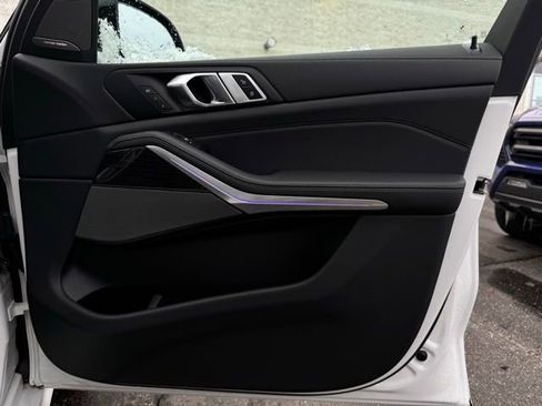Used 2026 BMW X7 xDrive40i w/ M Sport Package image 15