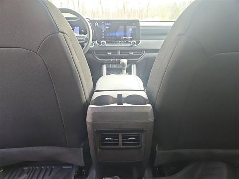 Used 2023 Chevrolet Colorado W/T image 21