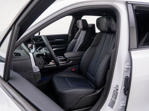 New 2025 Cadillac Escalade IQ Sport 1 w/ LPO, ONYX Package image 11