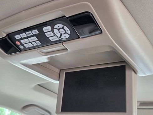 Used 2016 Honda Pilot Touring image 36