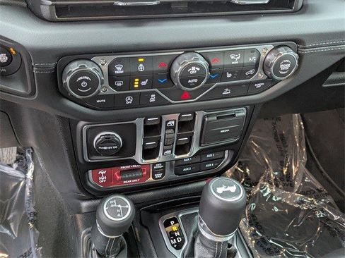 Used 2026 Jeep Wrangler Unlimited Rubicon w/ Technology Group image 24